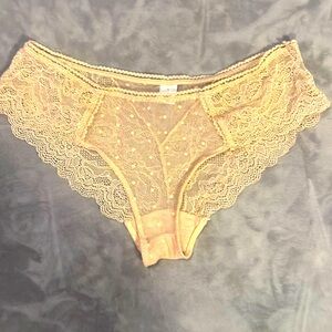 🔥TAN FLORAL LACE CHEEKY SHEER PANTIES